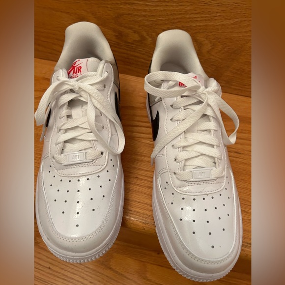 Nike Air Force 1 - Picture 2 of 5